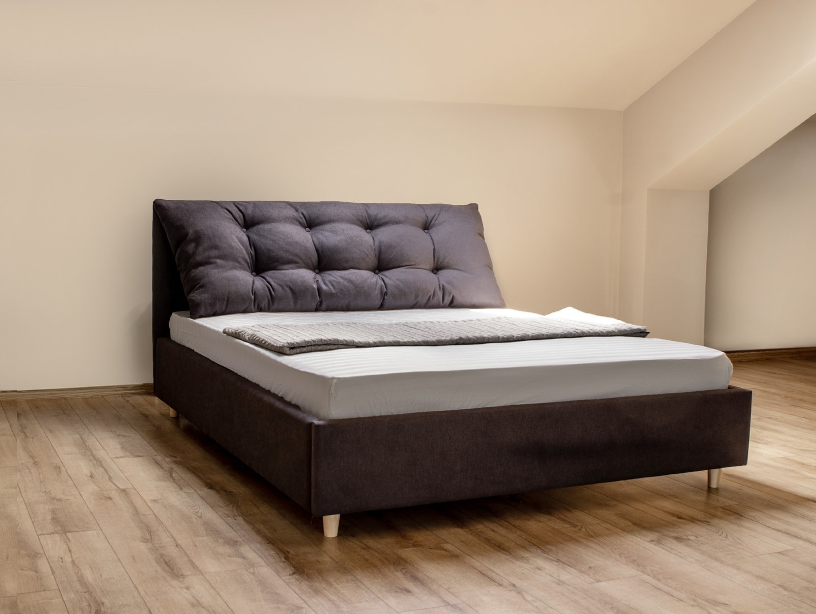 adaline-1.jpg Pat tapițat ADALINE 160x200, material catifea, somieră metalică rabatabilă, spațiu depozitare, seria MODERN - imagine 1